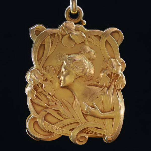 Magnificent Art Nouveau pendant signed E.Dropsy with sliding mirrors