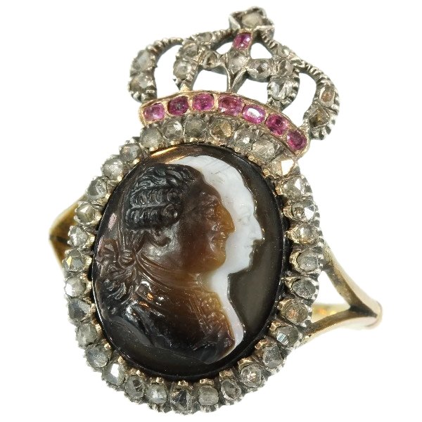 Late 18th Century cameo gem-set ring depicting Louis XVI and Marie Antoinette