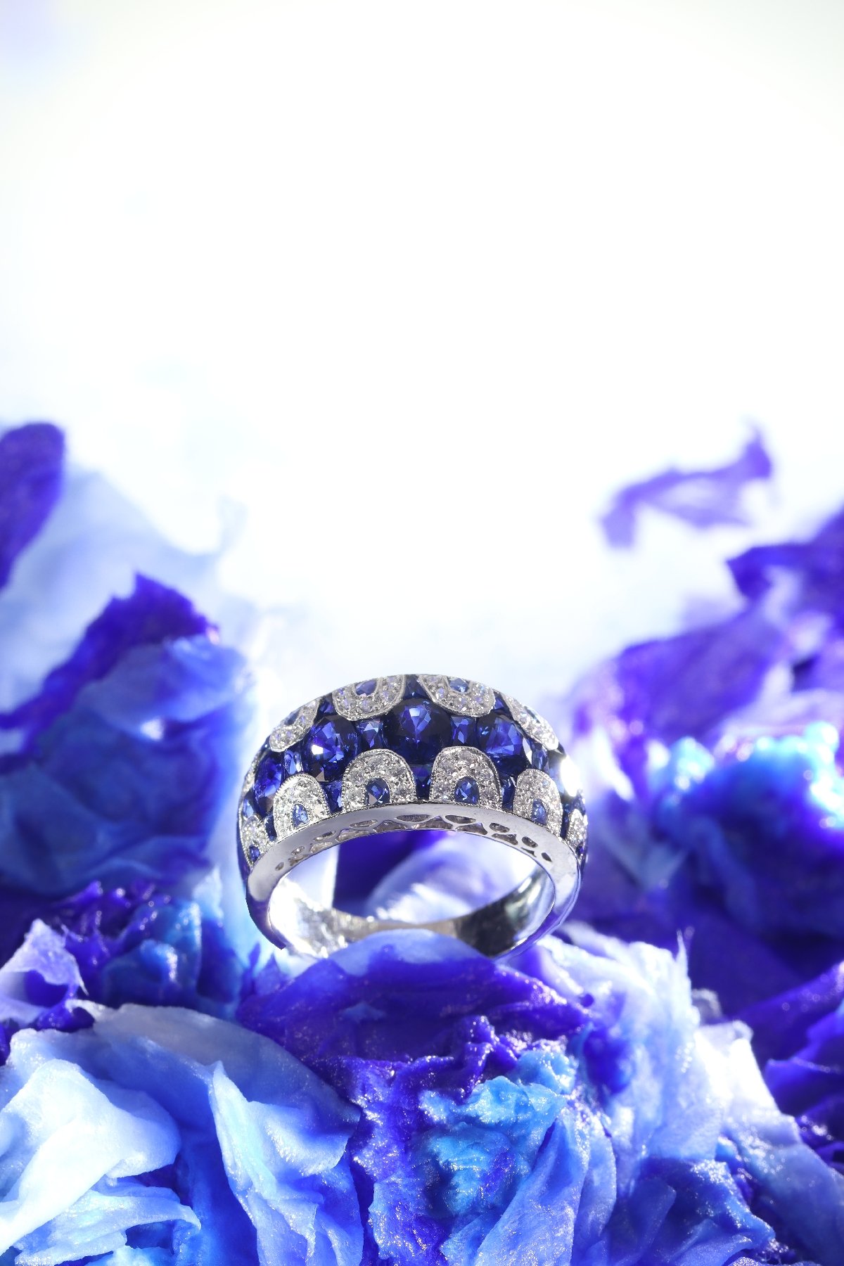 Click the picture to get to see this high quality Vintage ring with diamonds and sapphires - great model!