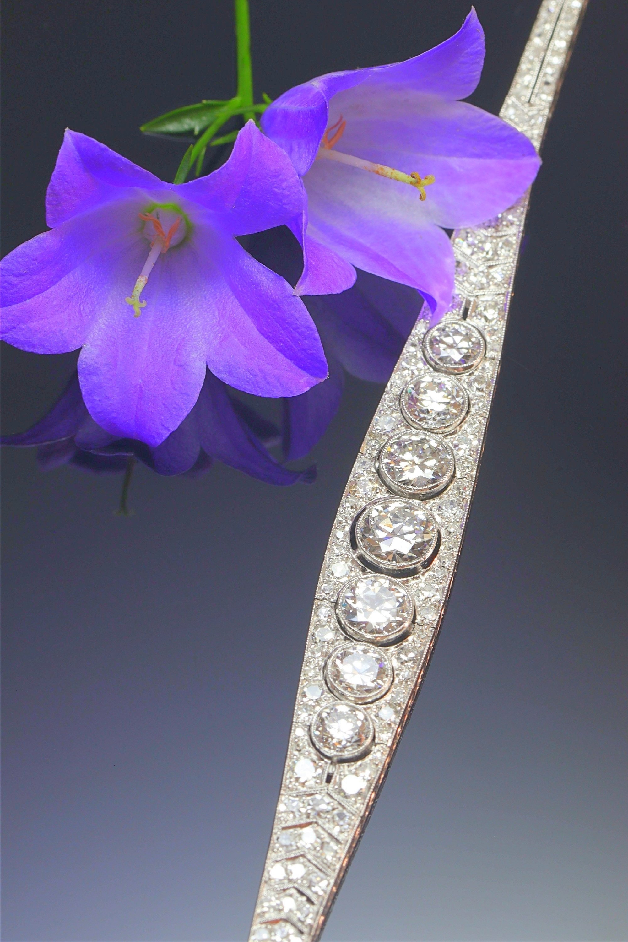 Click the picture to see of this top quality Vintage Art Deco diamond platinum bracelet